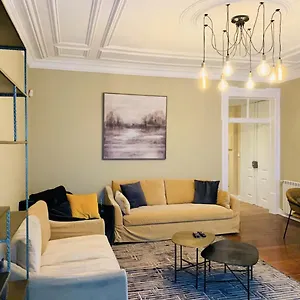 Charming 4 Bedroom In Chiado Lisbon